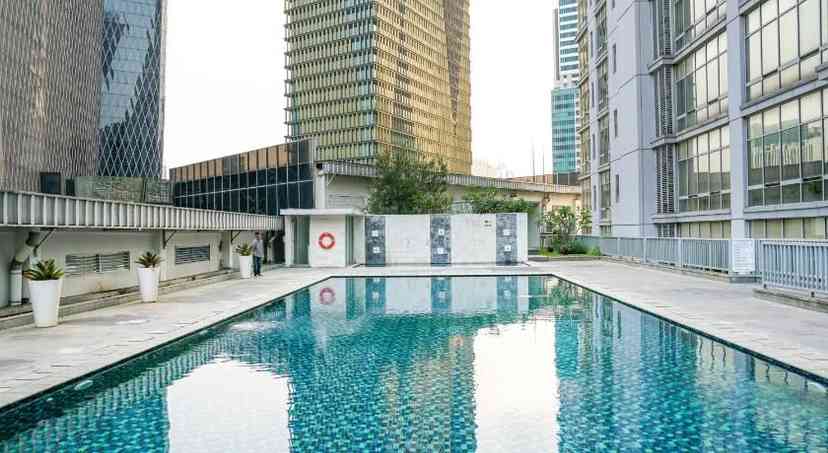 Swimming pool The Masterpiece Condominium Epicentrum 