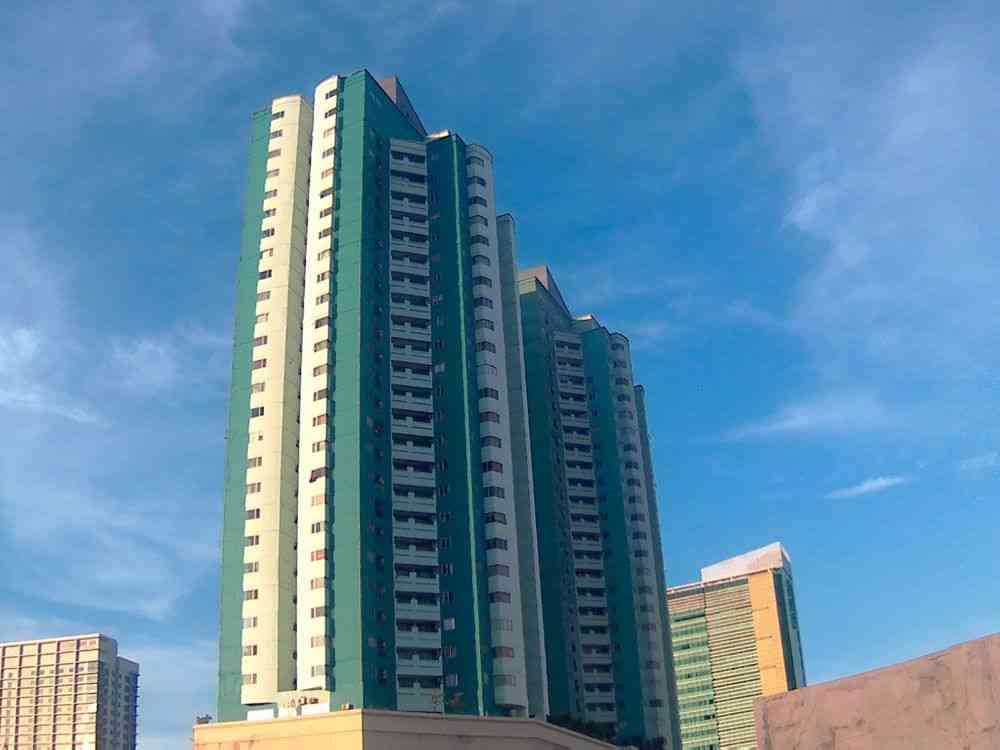Gedung Green Central City Apartemen
