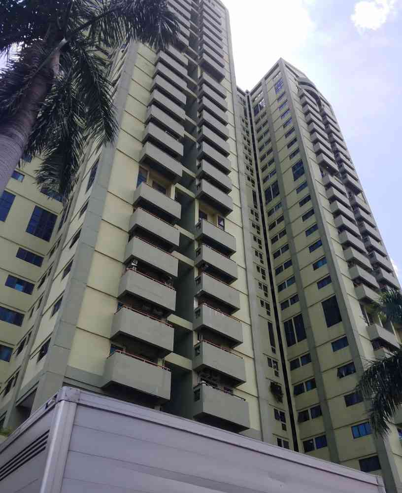 Gedung Condominium Rajawali Apartemen