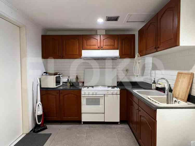 150 sqm, 3rd floor, 3 BR apartment for sale in Sudirman 5