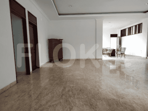 800 sqm, 7 BR house for rent in Senopati 2