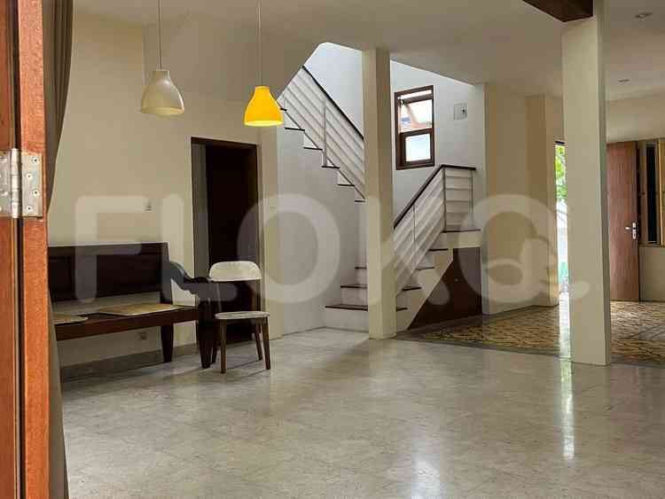 189 sqm, 4 BR house for rent in Gandaria 2