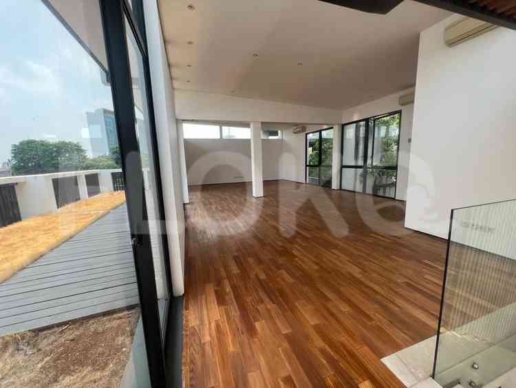 Disewakan Rumah 4 BR, Luas 525 m2 di Setiabudi 3