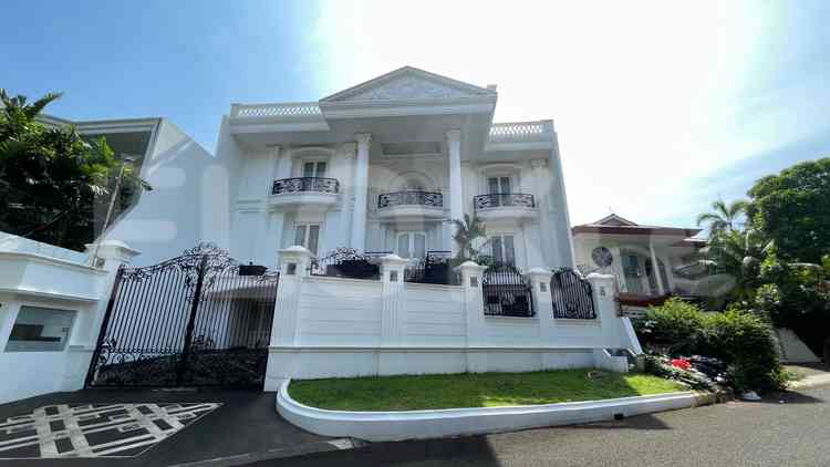 Dijual Rumah 5 BR, Luas 1200 m2 di Sekolah Kencana , Pondok Indah 1