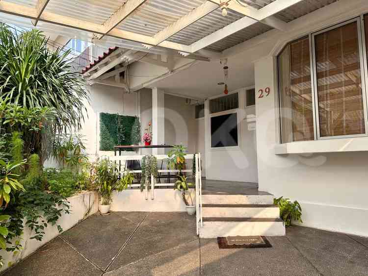 Dijual Rumah 3 BR, Luas 190 m2 di Pondok Indah, Pondok Indah 1