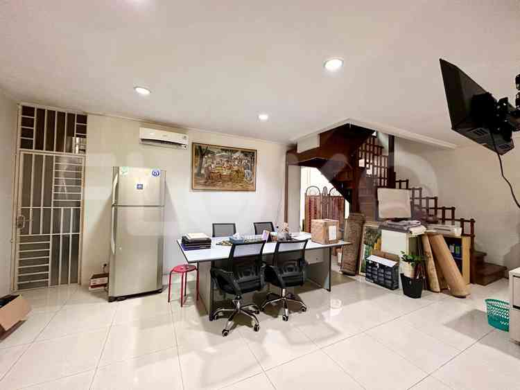 Dijual Rumah 3 BR, Luas 190 m2 di Pondok Indah, Pondok Indah 9