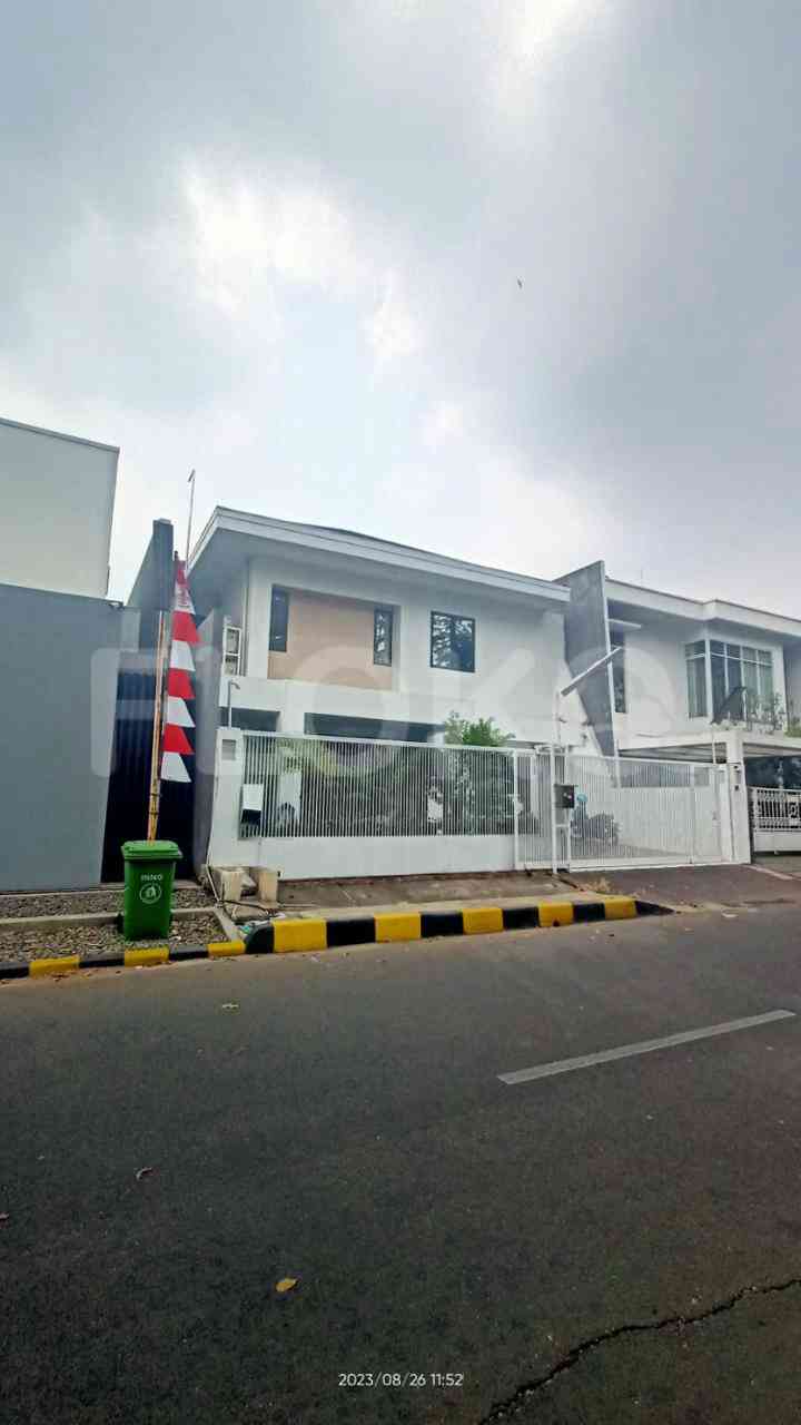 332 sqm, 4 BR house for sale in Intercon, Kebon Jeruk 1