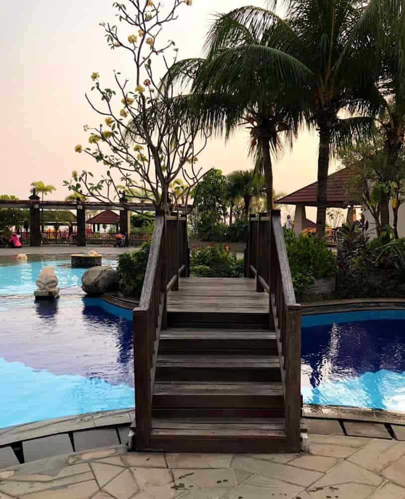 Kolam renang Seasons City Apartemen