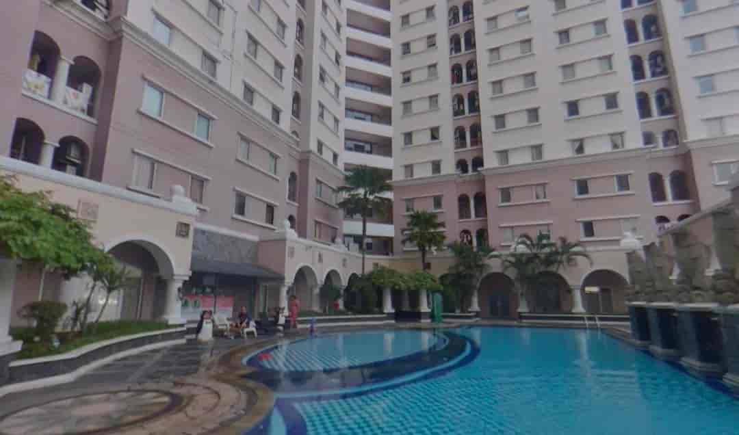 Kolam renang Gading Mediterania Residences