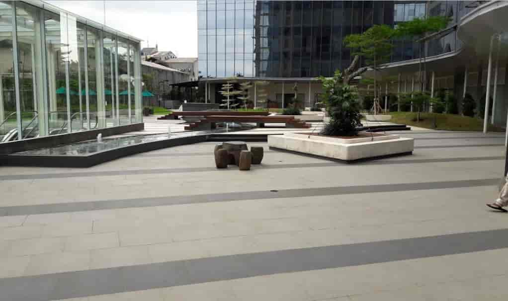Kolam renang Lavanue Apartemen