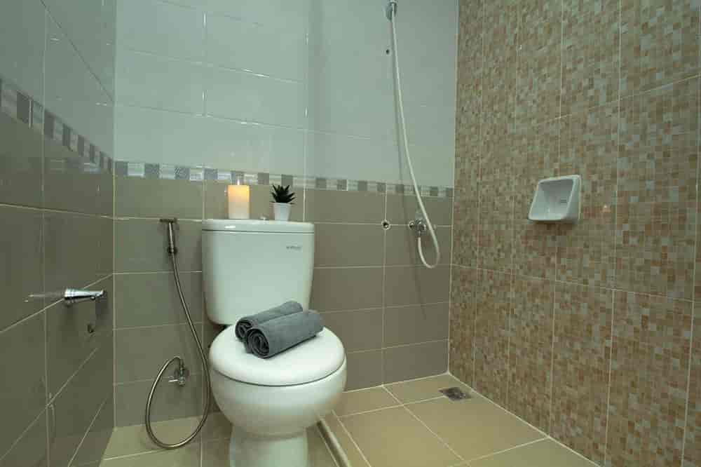 Toilet royal olive residence