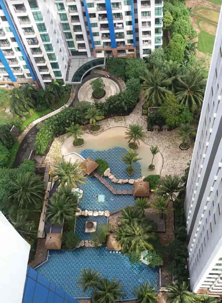 Kolam Renang Hamptons Park