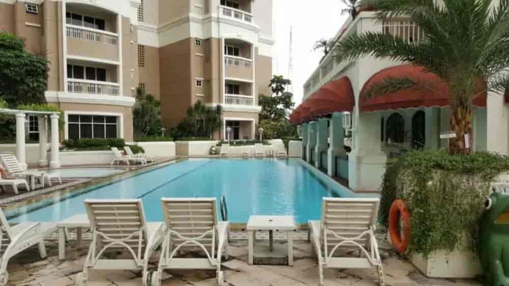 Kolam renang Kedoya Elok Apartemen