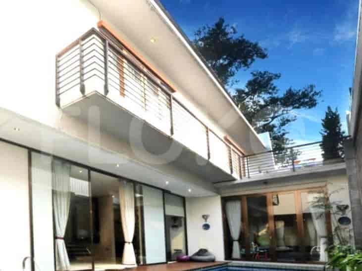 Disewakan Rumah 3 BR, Luas 380 m2 di Jl. Kemang Timur, Kemang - RHA666 1