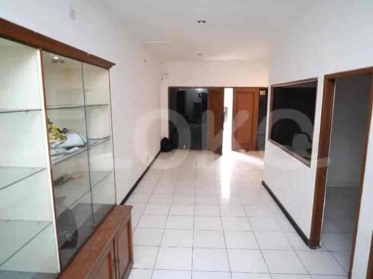 Dijual Ruko Luas 180 m2 di Bintaro Sektor 3, Bintaro - RKS9b2 5