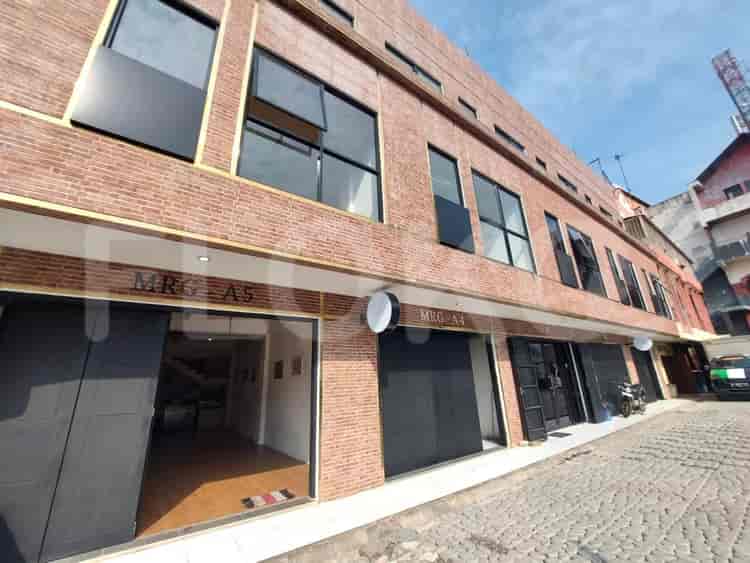 179 sqm, shophouse for sale in Margonda, Depok - RKSa05 1