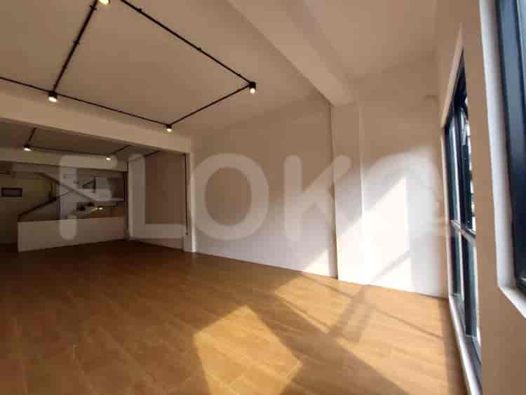 179 sqm, shophouse for sale in Margonda, Depok - RKSa05 4