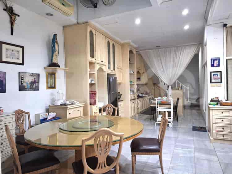 600 sqm, shophouse for sale in Taman Sari, Gajah Mada - RKSbb7 1