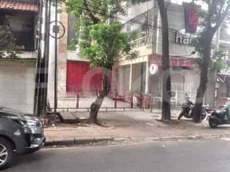 Dijual Ruko Luas 200 m2 di Sultan Iskandar Muda, Gandaria 1