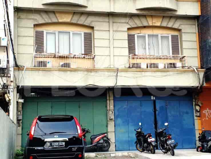 700 sqm, shophouse for sale in Arjuna Utara, Kebon Jeruk - RKS8e5 1