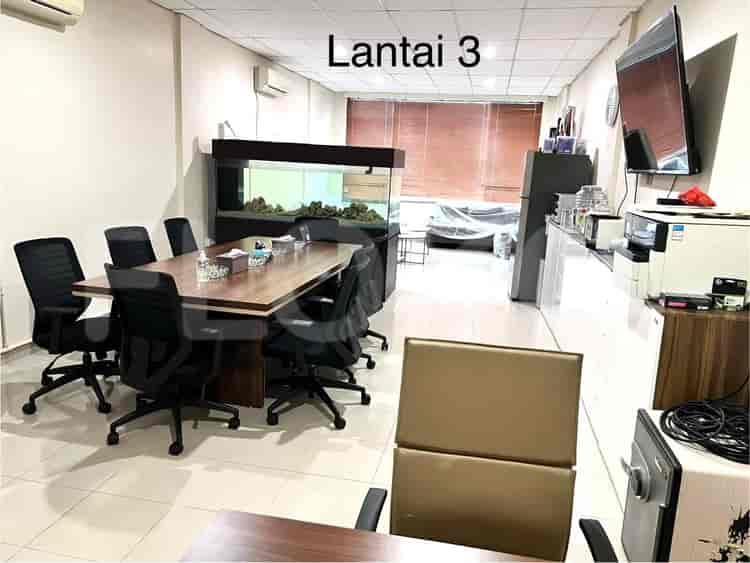 297 sqm, shophouse for sale in Graha Mas, Kebon Jeruk - RKSfdd 6