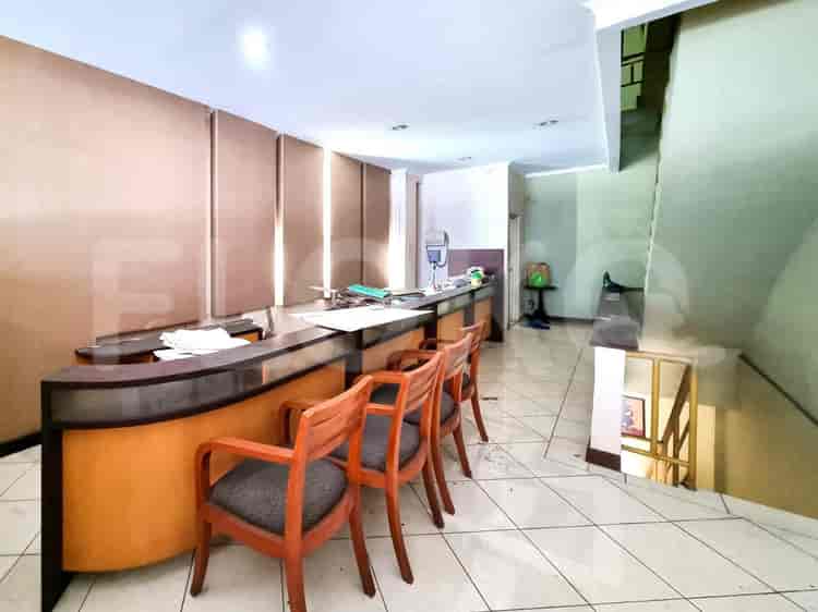 300 sqm, shophouse for sale in Perjuangan, Kebon Jeruk - RKSac1 5