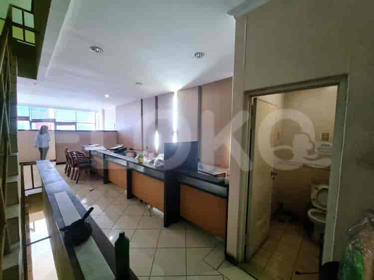 300 sqm, shophouse for sale in Perjuangan, Kebon Jeruk - RKSac1 7