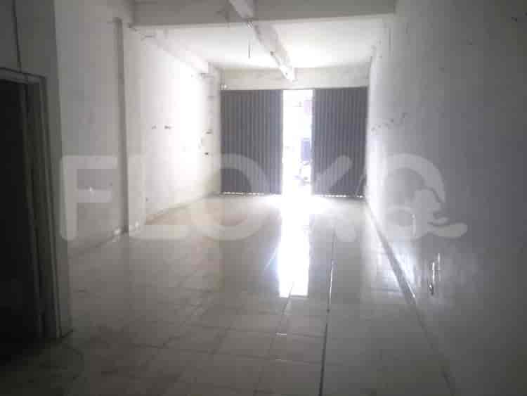 100 sqm, shophouse for sale in Kebon Kacang, Tanah Abang - RKSe5f 4