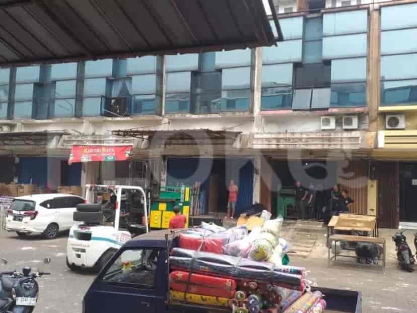 185 sqm, shophouse for sale in Raya Taman Cibodas, Tangerang 5