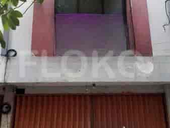 52 sqm, shophouse for rent in Perumnas 2, Bekasi Selatan - RKR9cb 1