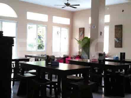 200 sqm, shophouse for rent in Marga Jaya, Bekasi Selatan - RKR045 4