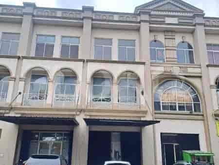 200 sqm, shophouse for rent in Galaxy, Bekasi Selatan 1