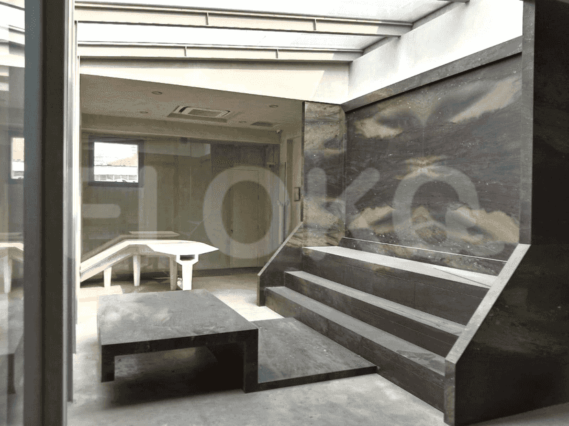 450 sqm, shophouse for rent in Petojo, Gajah Mada 2