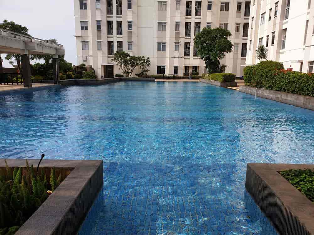 Kolam Renang Green Lake Sunter Apartemen
