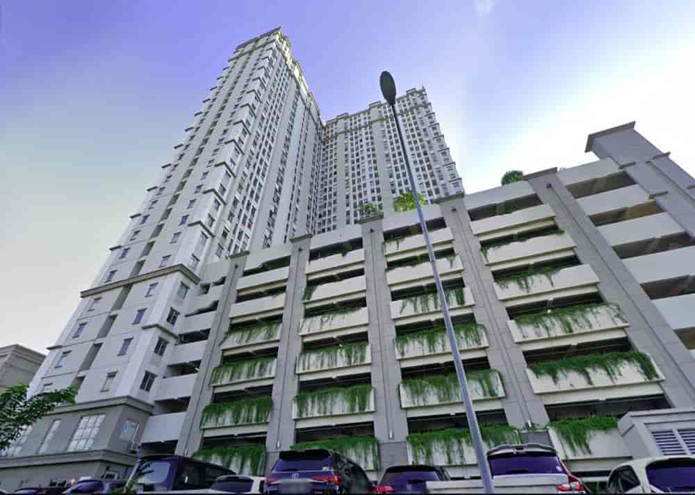 Gedung Green Lake Sunter Apartemen