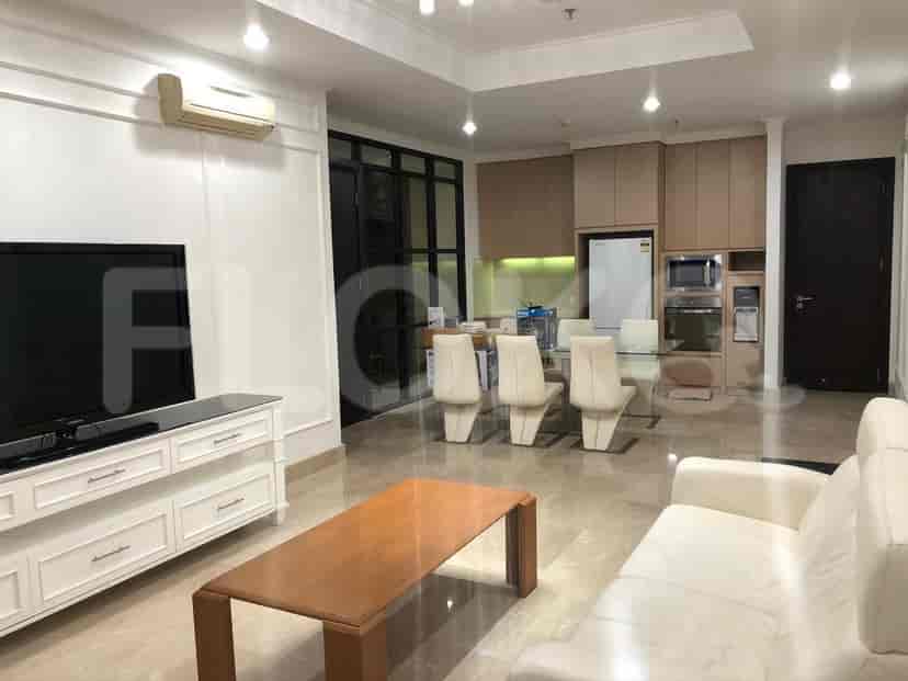 Combined living and dining space with a modern design.
