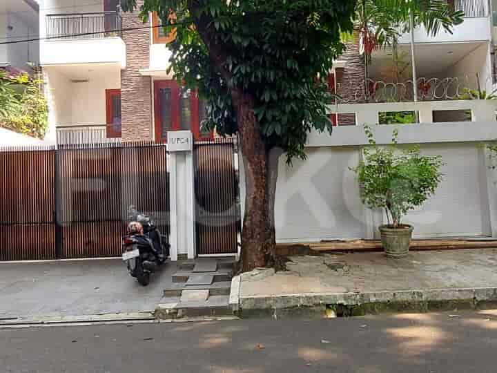 Disewakan Rumah 5 BR, Luas 850 m2 di Sekolah Duta Pondok Indah, Pondok Indah - RHA7d7 1
