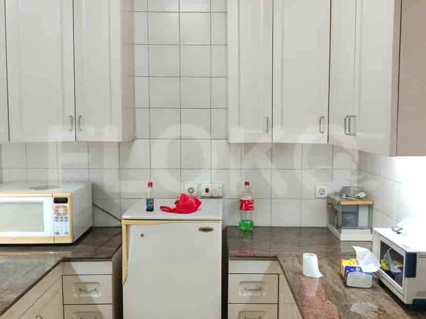 Kitchen with cabinets, appliances, and a granite countertop.