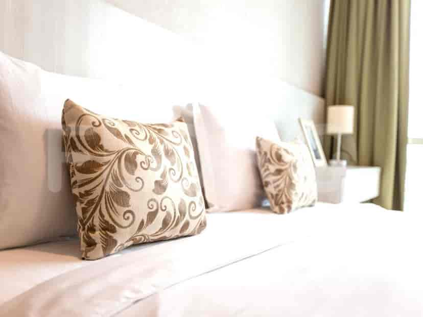 Close-up of the bed in the bedroom.