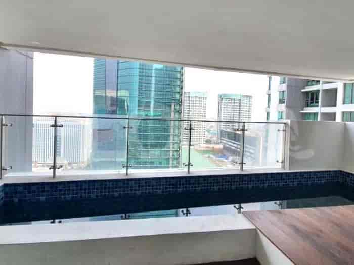 Tipe 3 Kamar Tidur di Lantai Tinggi untuk disewakan di ST Moritz Apartemen - fpu227 9