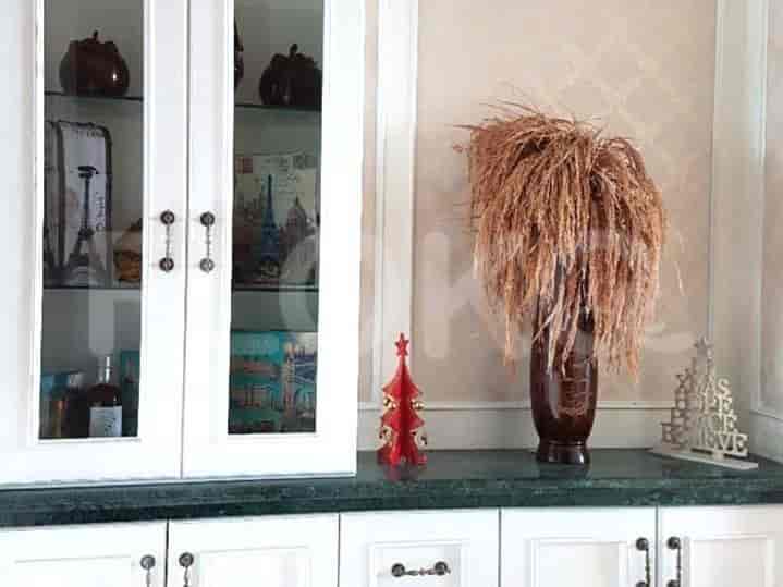 Cabinets with decorative items
