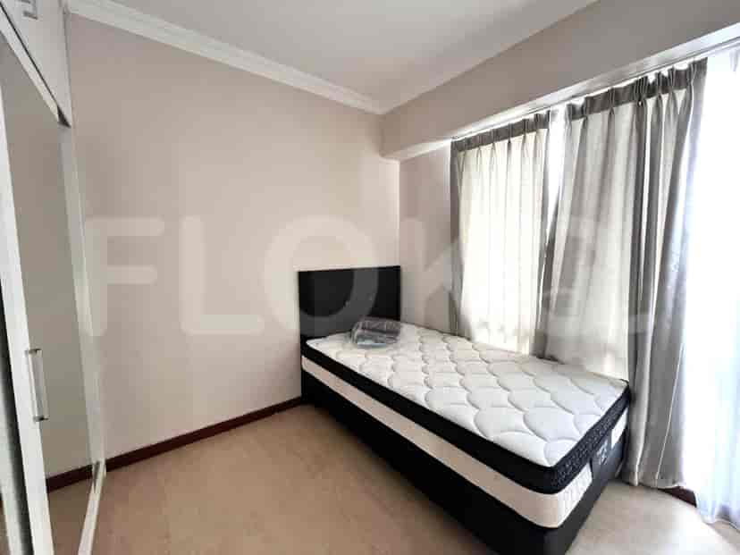 Bedroom with a single bed, and a simple design.