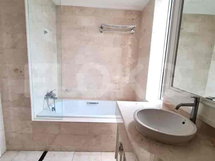 Tipe 3 Kamar Tidur di Lantai Tinggi untuk disewakan di The Grove Apartemen - fku85b 11