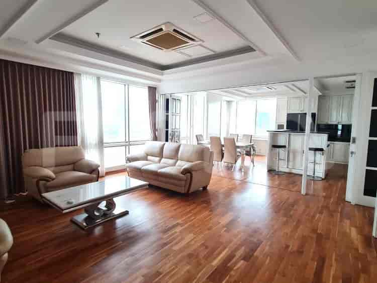 Tipe 3 Kamar Tidur di Lantai Tinggi untuk disewakan di The Grove Apartemen - fku85b 1