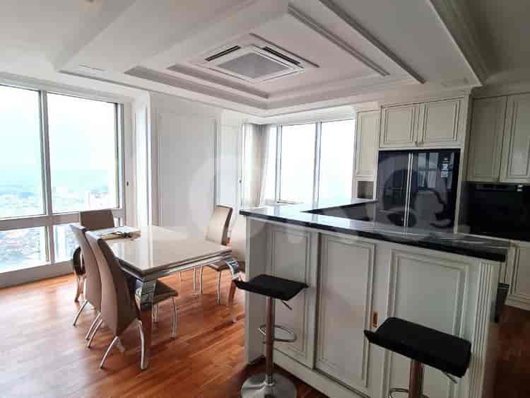 Tipe 3 Kamar Tidur di Lantai Tinggi untuk disewakan di The Grove Apartemen - fku85b 9