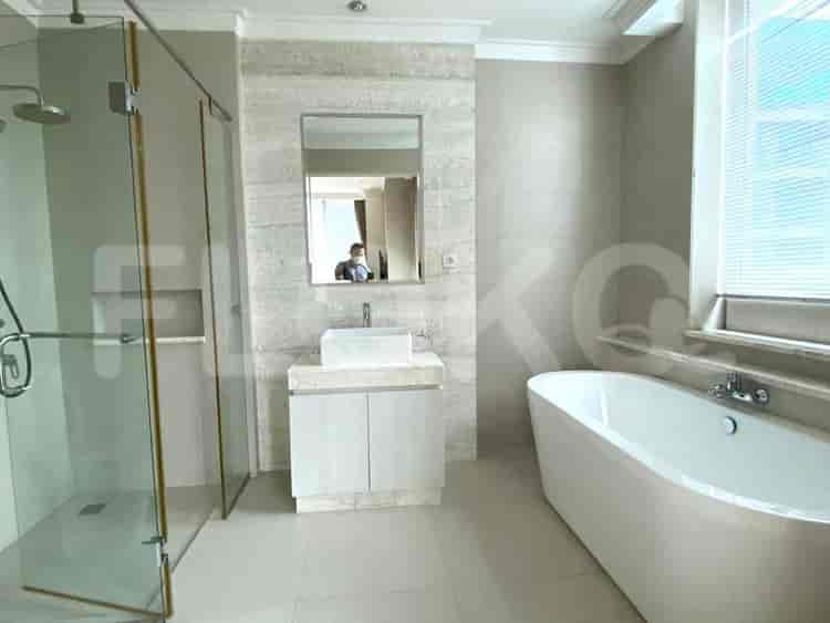 Tipe 3 Kamar Tidur di Lantai Tinggi untuk disewakan di Residence 8 Senopati - fse805 4