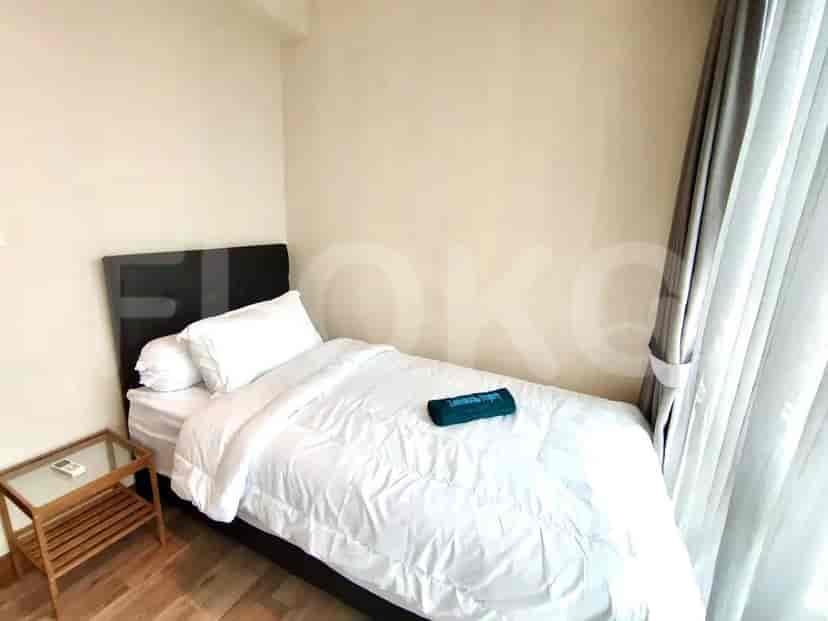 Bedroom with a bed.