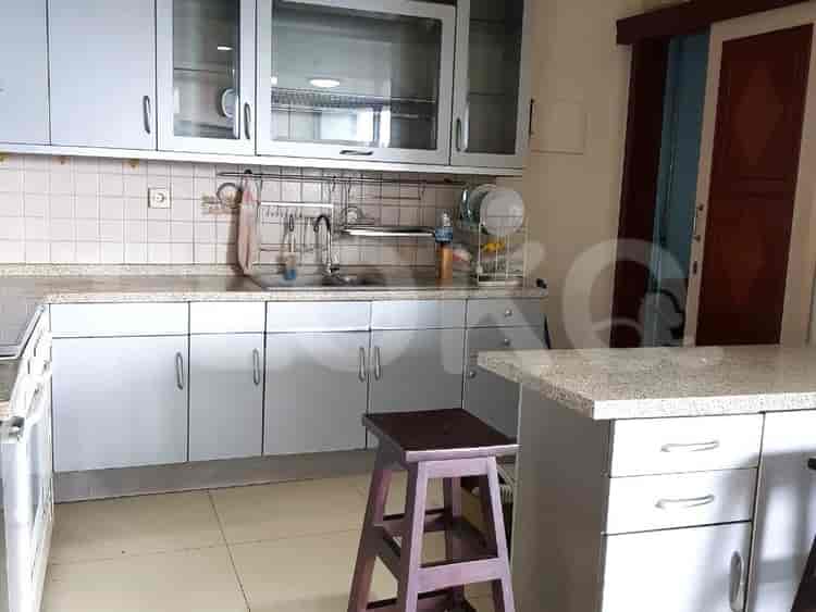 Tipe 3 Kamar Tidur di Lantai Rendah untuk disewakan di Taman Rasuna Apartemen - fku9e0 3