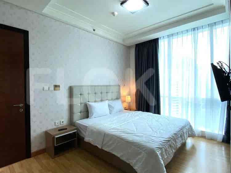 Tipe 3 Kamar Tidur di Lantai Tinggi untuk disewakan di The Peak Apartemen - fsu64d 3