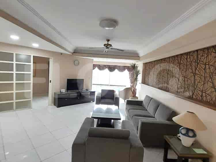 Tipe 3 Kamar Tidur di Lantai Menengah untuk disewakan di Taman Anggrek Residence - fta238 1